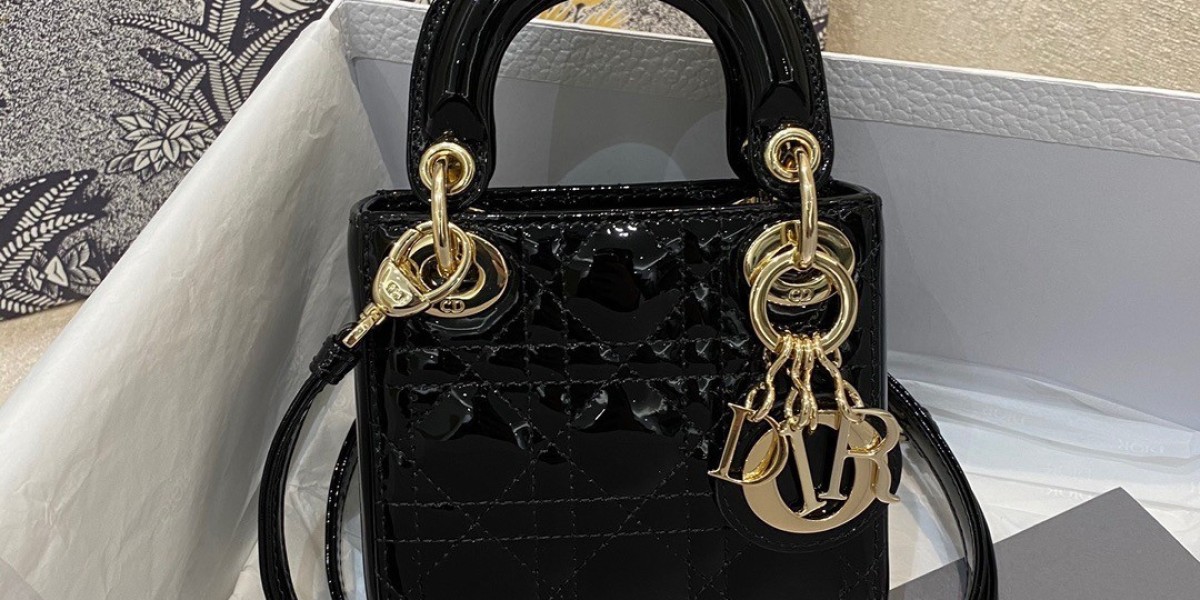 agent coming into work for Dior the first time