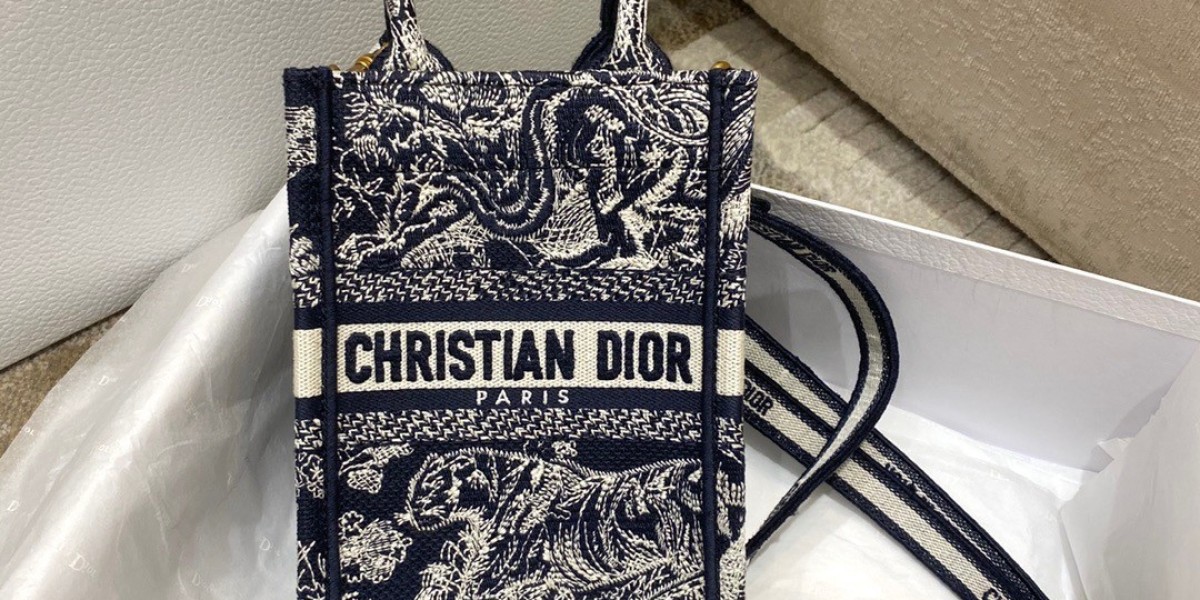 start wearing now Dior to prepare for the temperatures